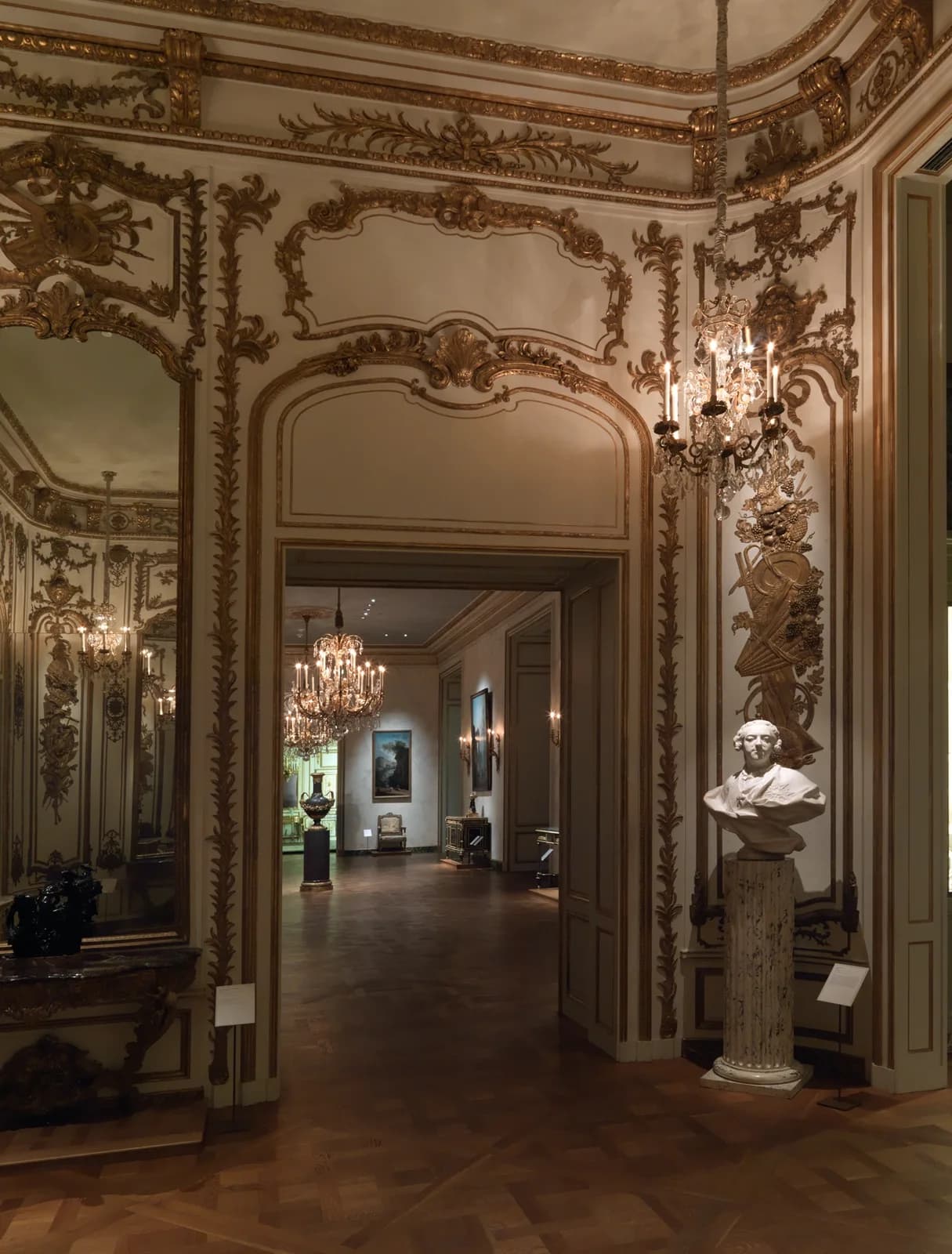 Fine Antiques & European Decorative Arts